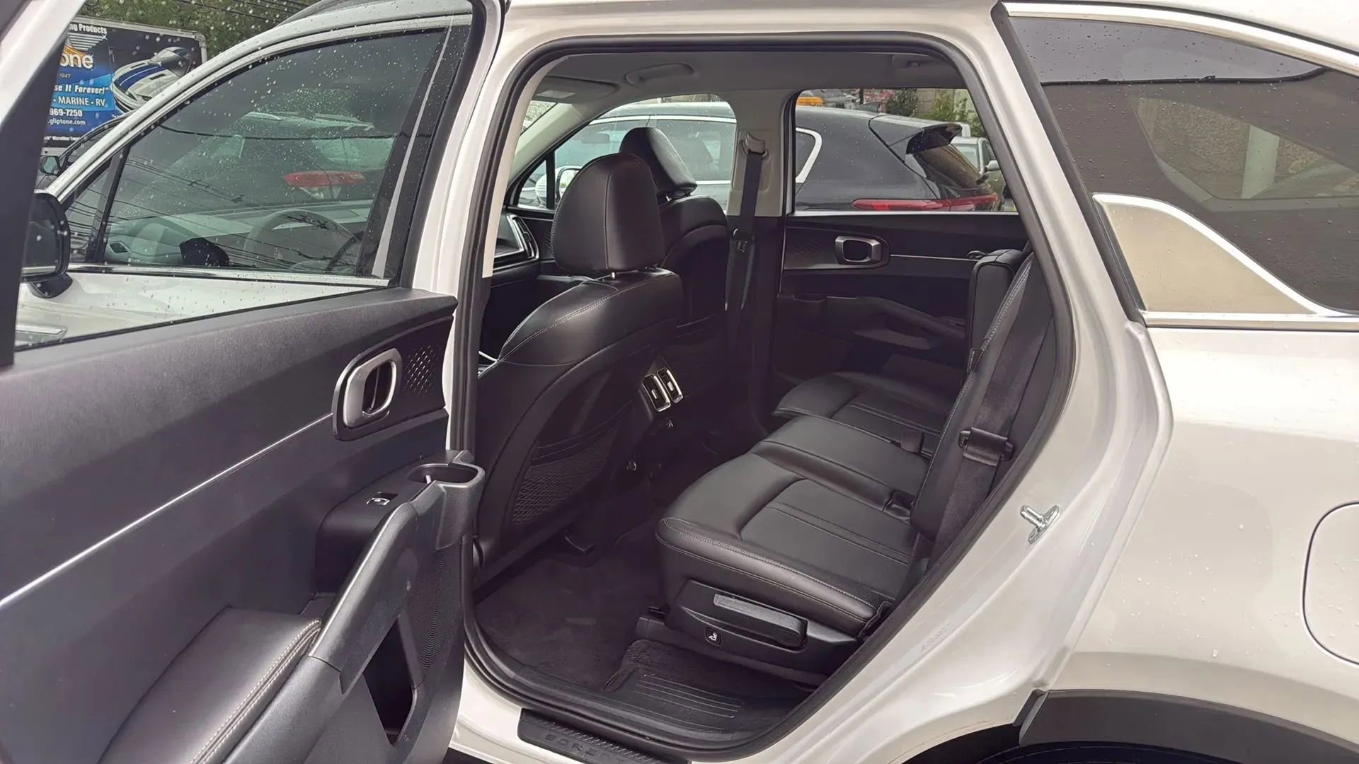 Used 2024 Kia Sorento S AWD/4WD image 28