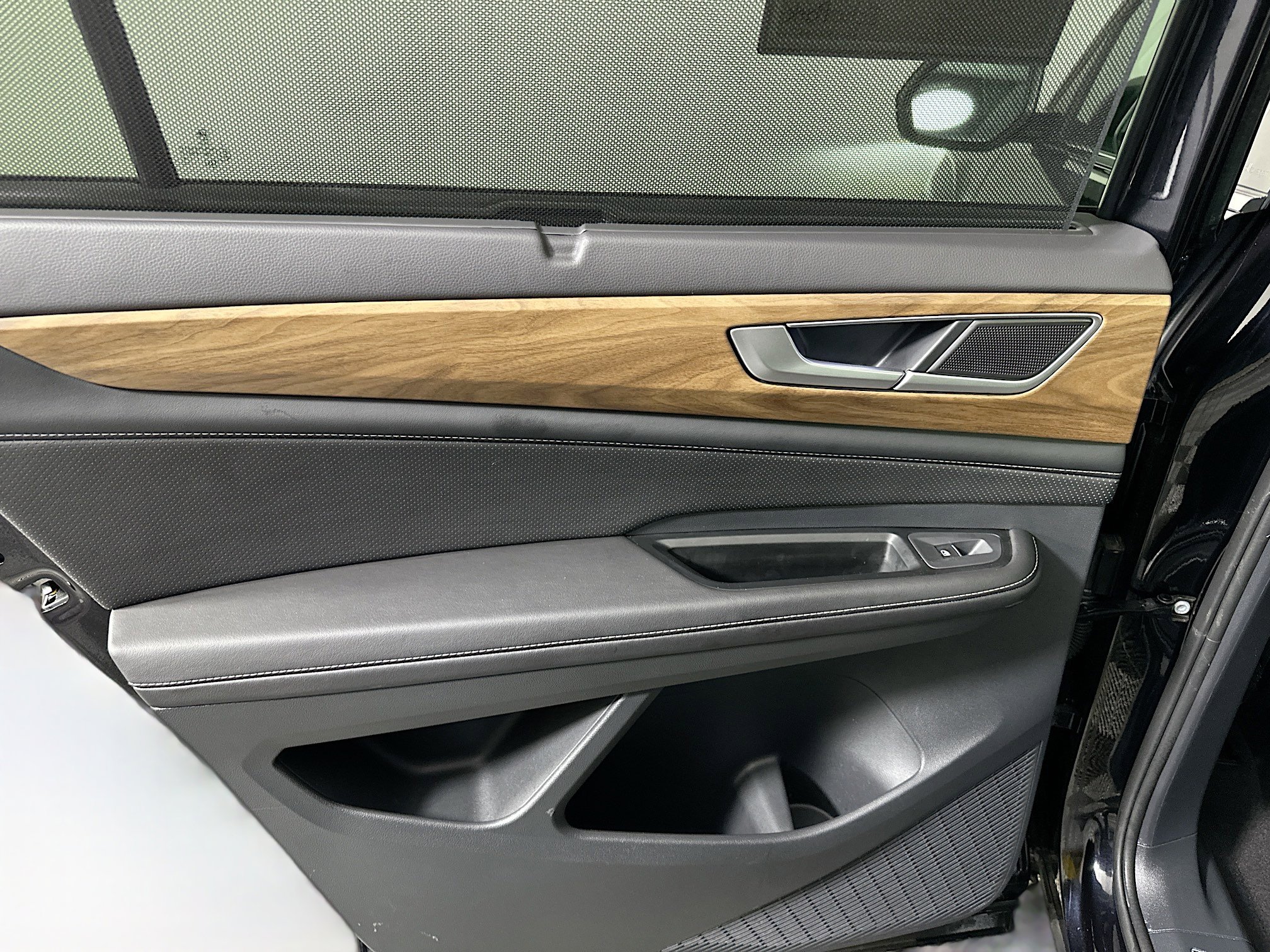 Used 2024 Volkswagen Atlas SE image 27