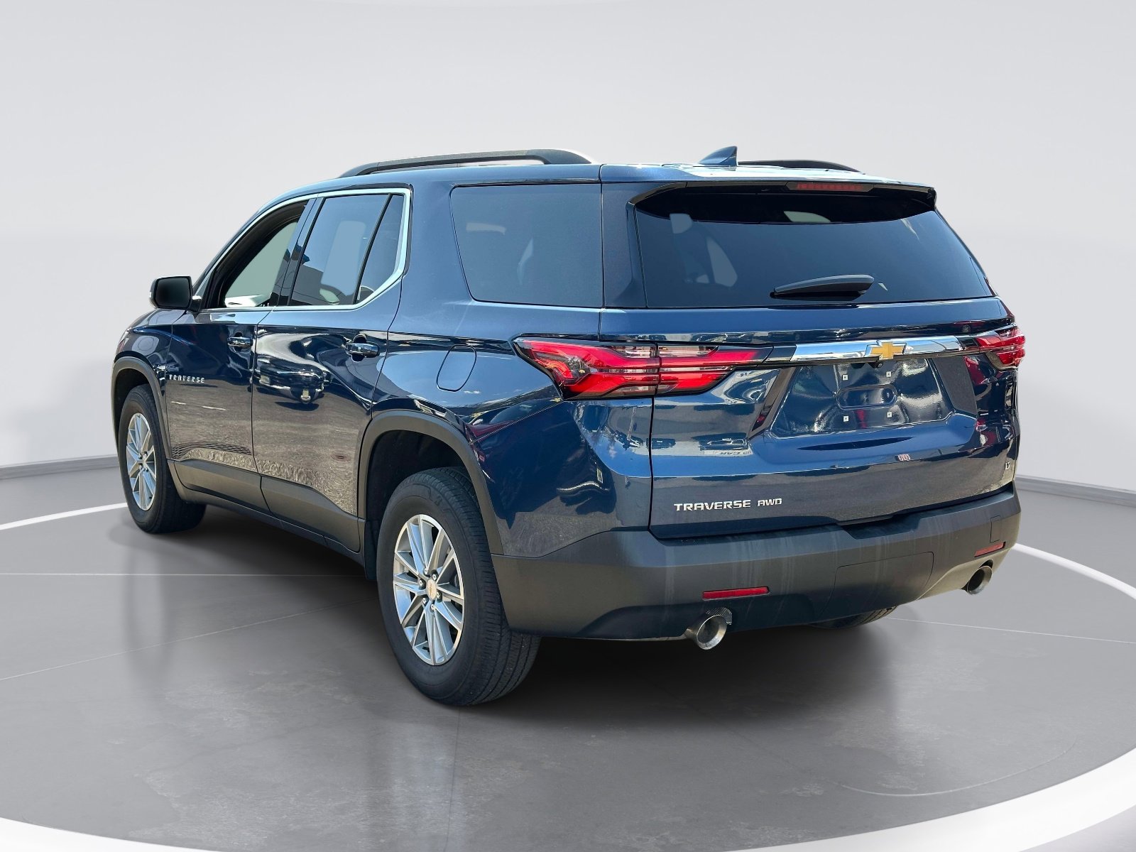 Used 2023 Chevrolet Traverse LT image 7