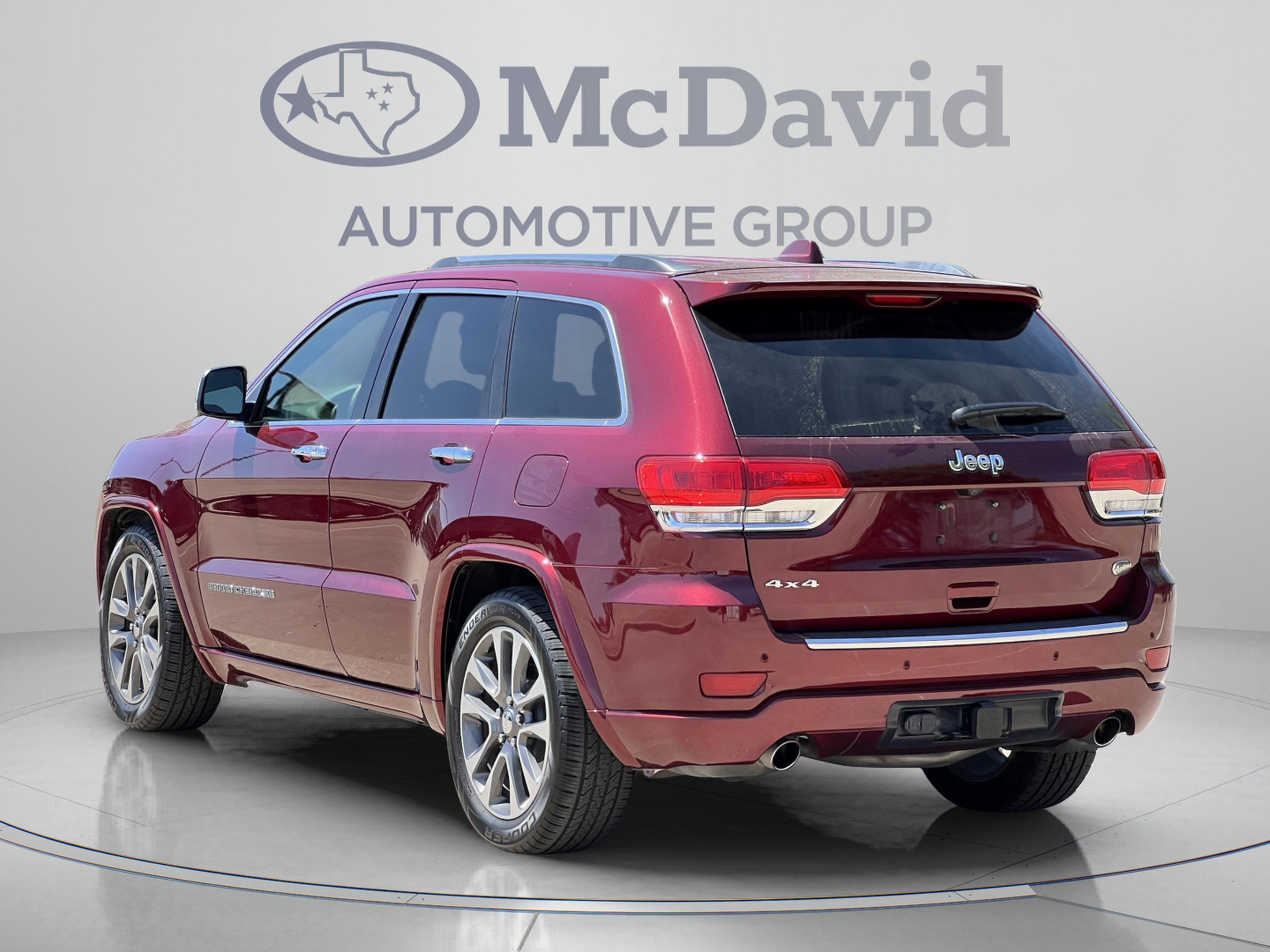 Used 2018 Jeep Grand Cherokee Overland AWD/4WD image 5