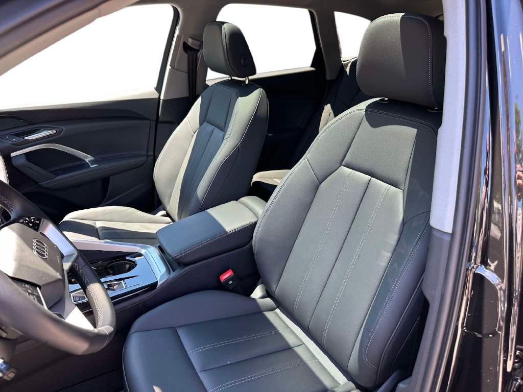 Used 2025 Audi Q5 Premium w/ Convenience Package AWD/4WD image 17