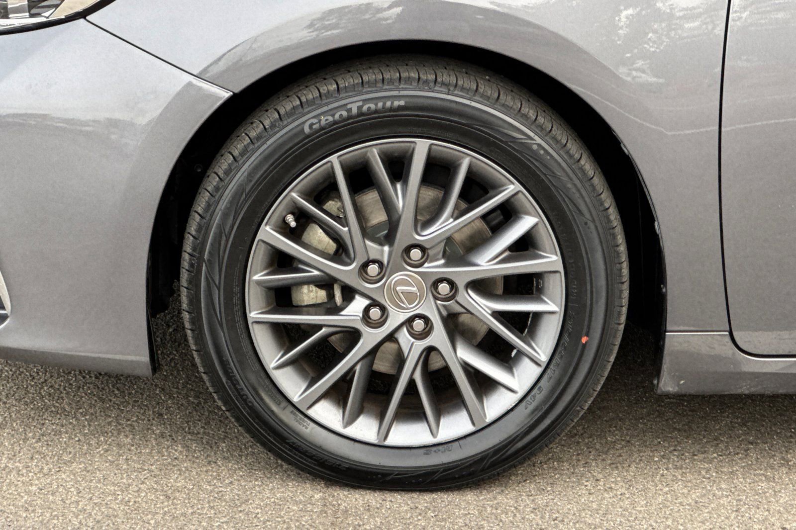 Used 2018 Lexus ES 350 w/ Navigation System Package image 24