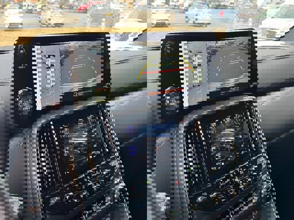 Used 2024 Lexus LX 600 4WD w/ Luxury Package image 23