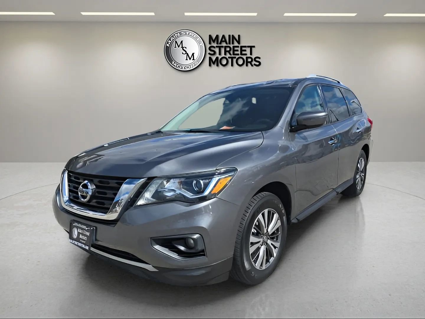 Used 2019 Nissan Pathfinder SV image 1