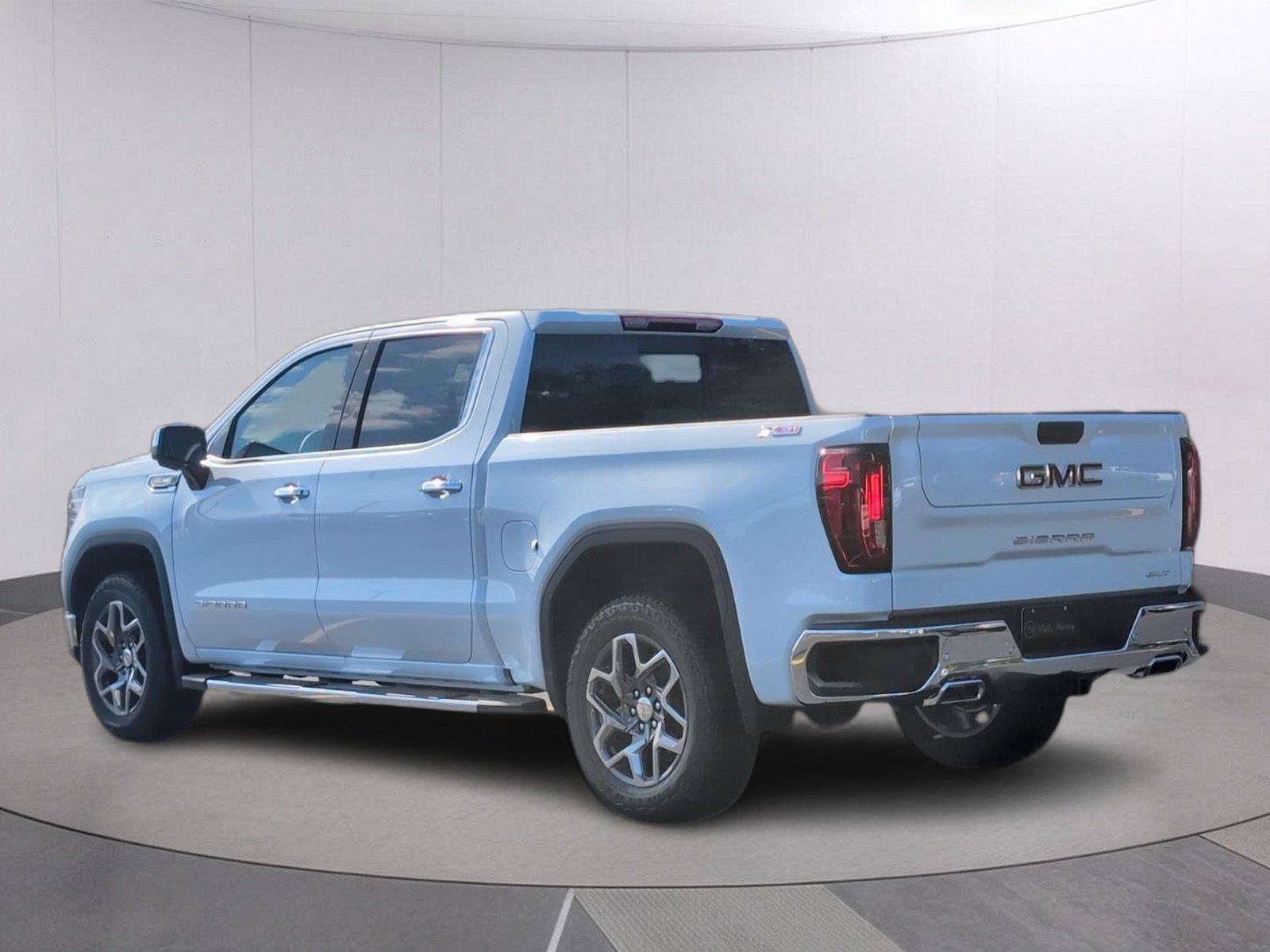 New 2026 GMC Sierra 1500 SLT w/ SLT Premium Plus Package AWD/4WD image 3
