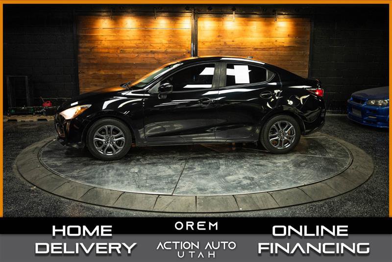 Used 2019 Toyota Yaris LE FWD image 1