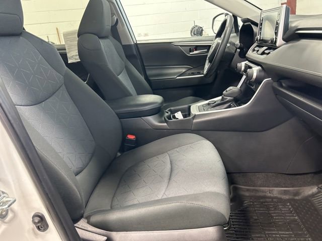 Used 2020 Toyota RAV4 XLE w/ Convenience Package image 17