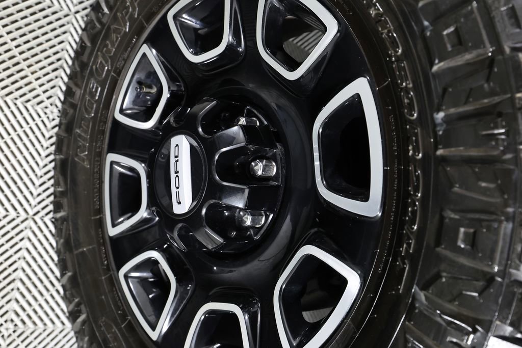 Used 2025 Ford F250 Platinum w/ FX4 Off-Road Package image 50