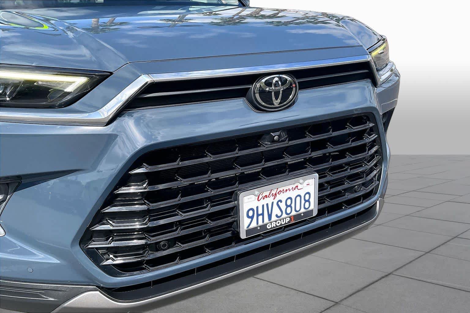 Used 2024 Toyota Grand Highlander AWD image 29