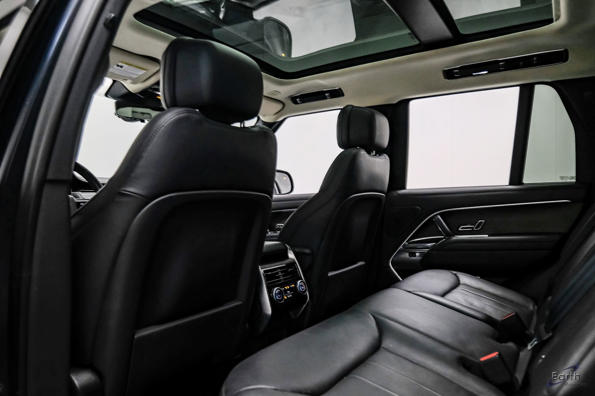 Used 2023 Land Rover Range Rover SE image 87