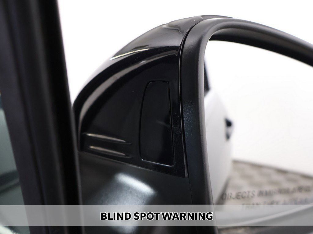 Used 2020 Volkswagen Tiguan SE image 3