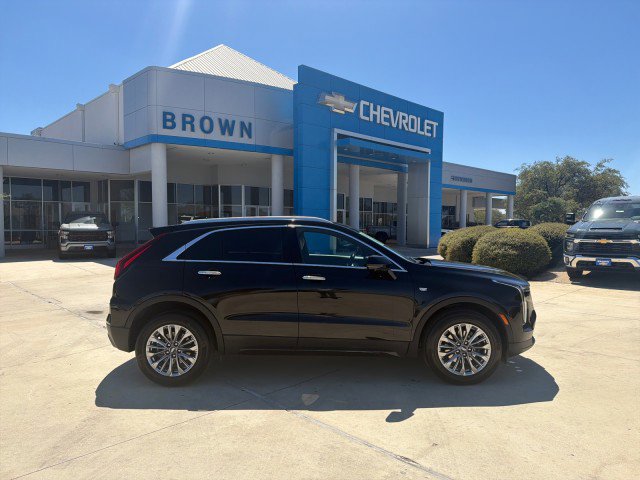 Used 2025 Cadillac XT4 Premium Luxury image 1