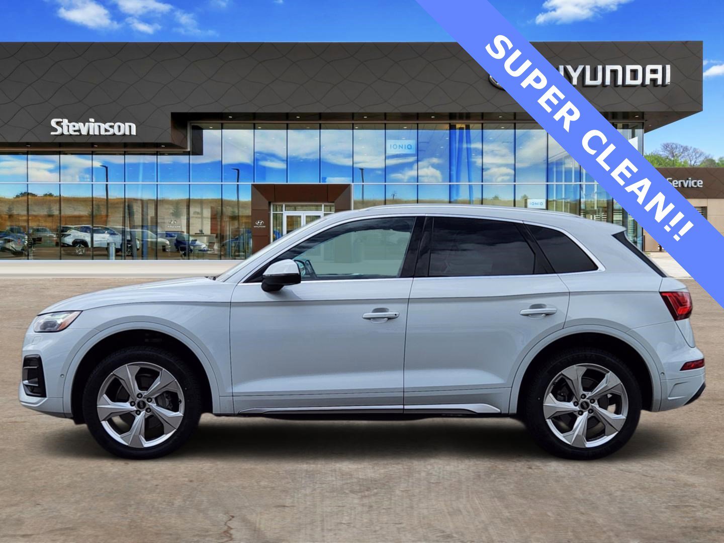 Used 2021 Audi Q5 Prestige w/ Prestige Package image 2