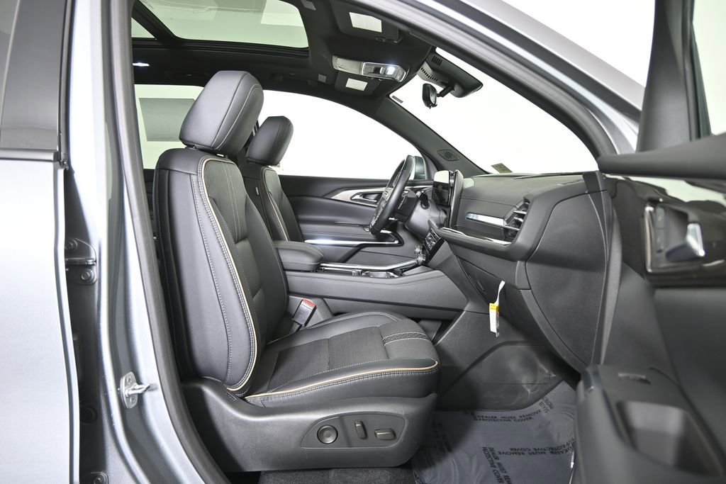 Used 2025 Chevrolet Traverse High Country w/ LPO, Floor Liner Package image 13