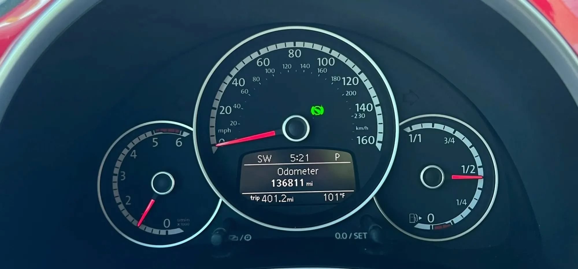 Used 2015 Volkswagen Beetle TDI FWD image 10