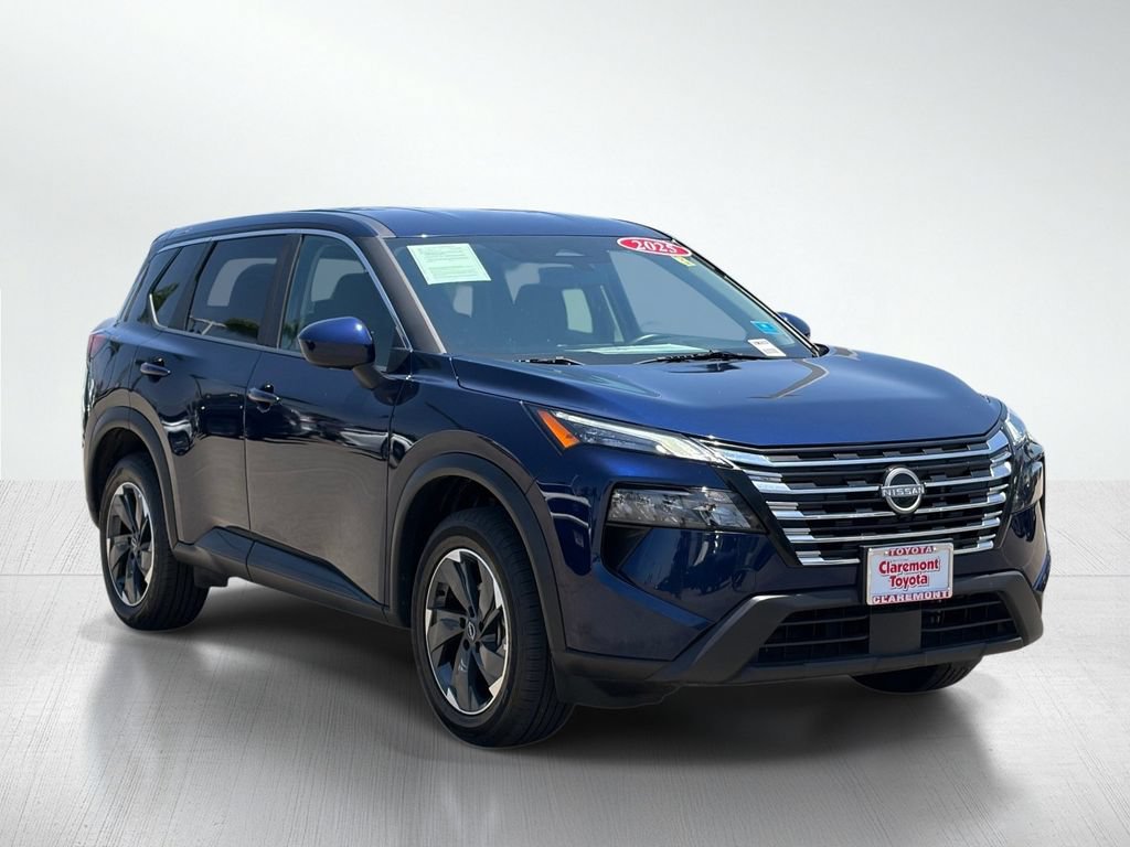 Used 2025 Nissan Rogue SV AWD/4WD image 12