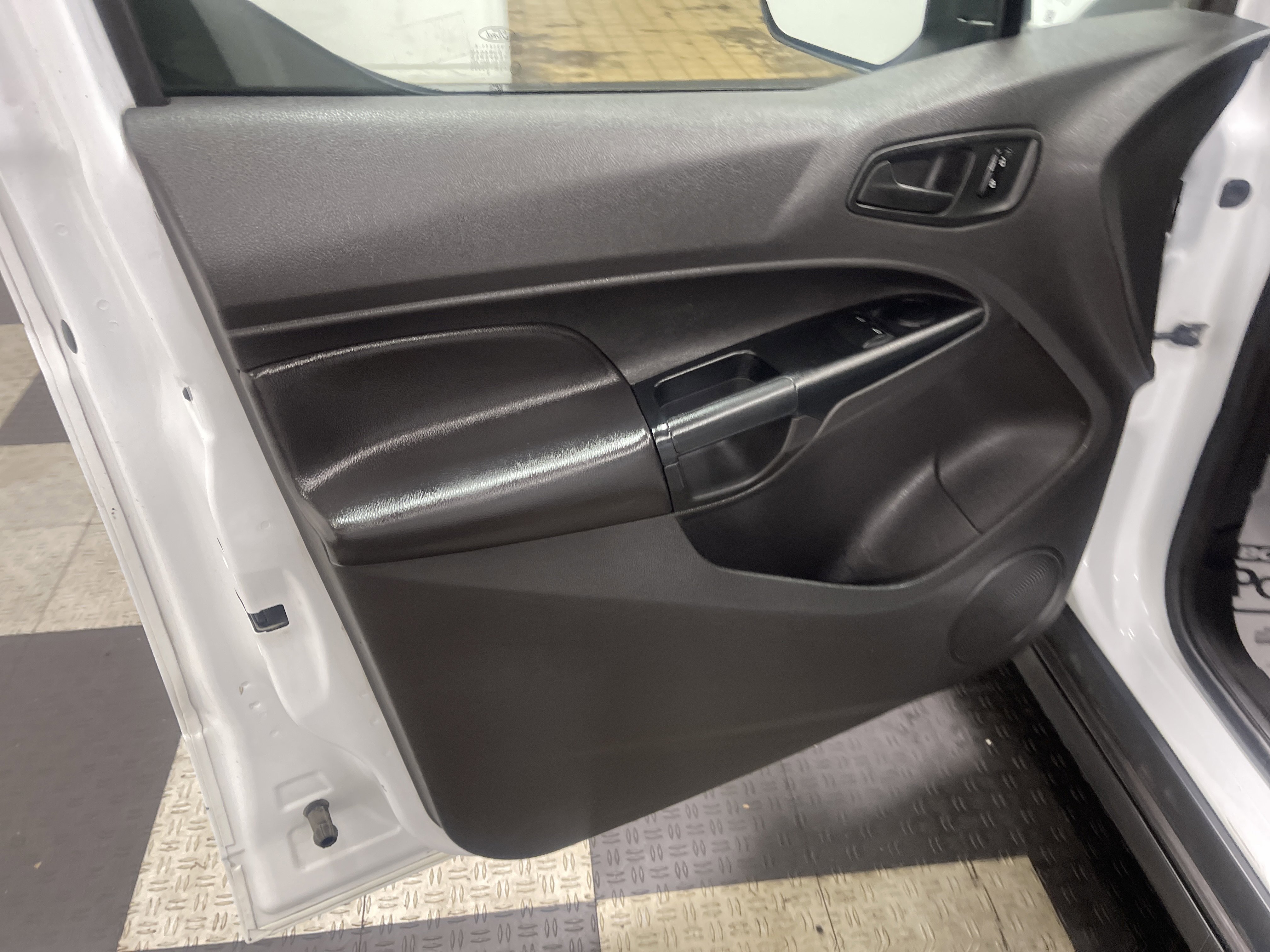 Used 2014 Ford Transit Connect XL image 10