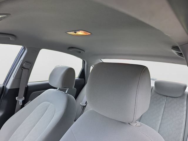 Used 2010 Hyundai Elantra GLS FWD image 12