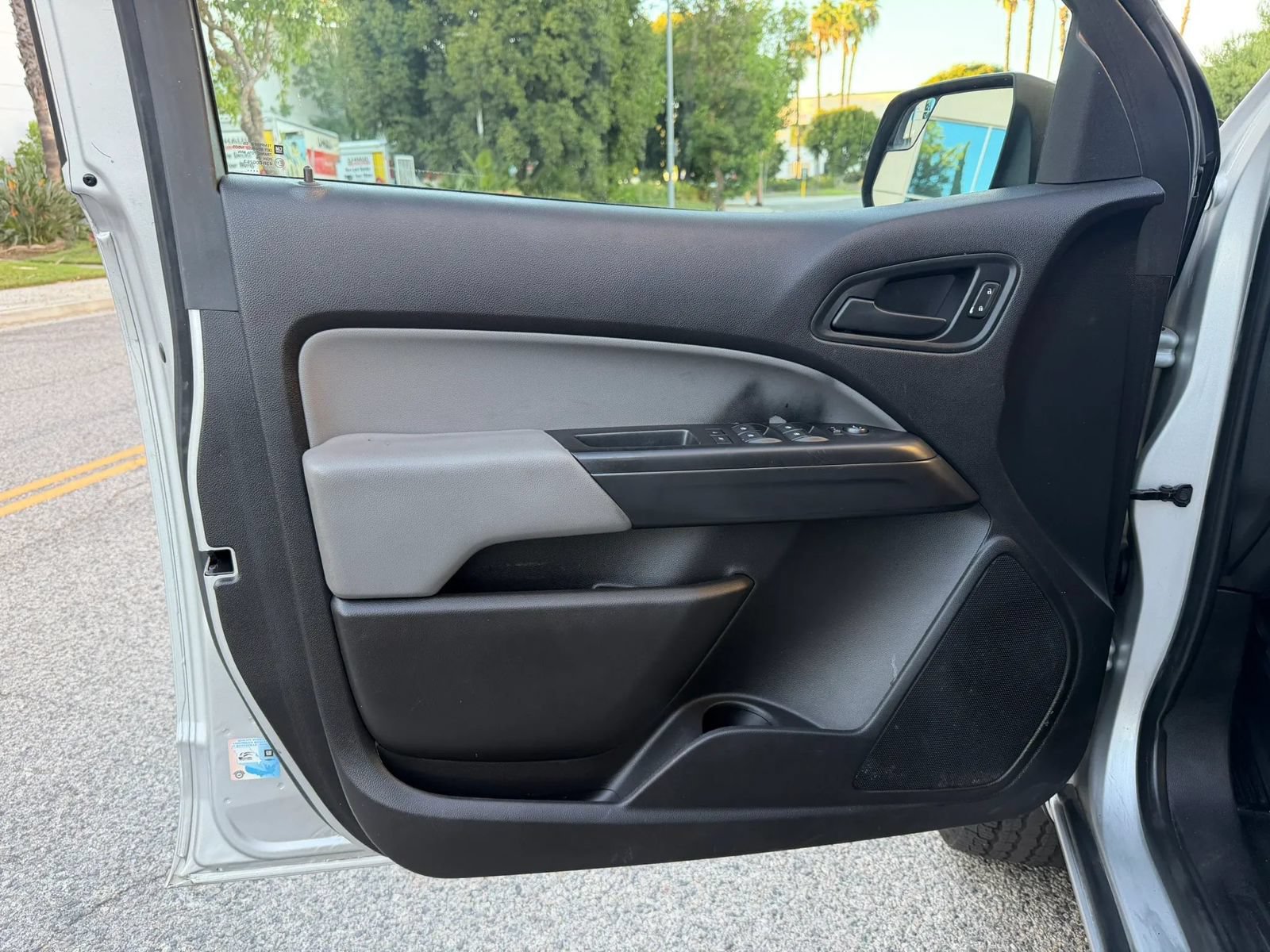 Used 2018 Chevrolet Colorado W/T w/ WT Convenience Package RWD image 12