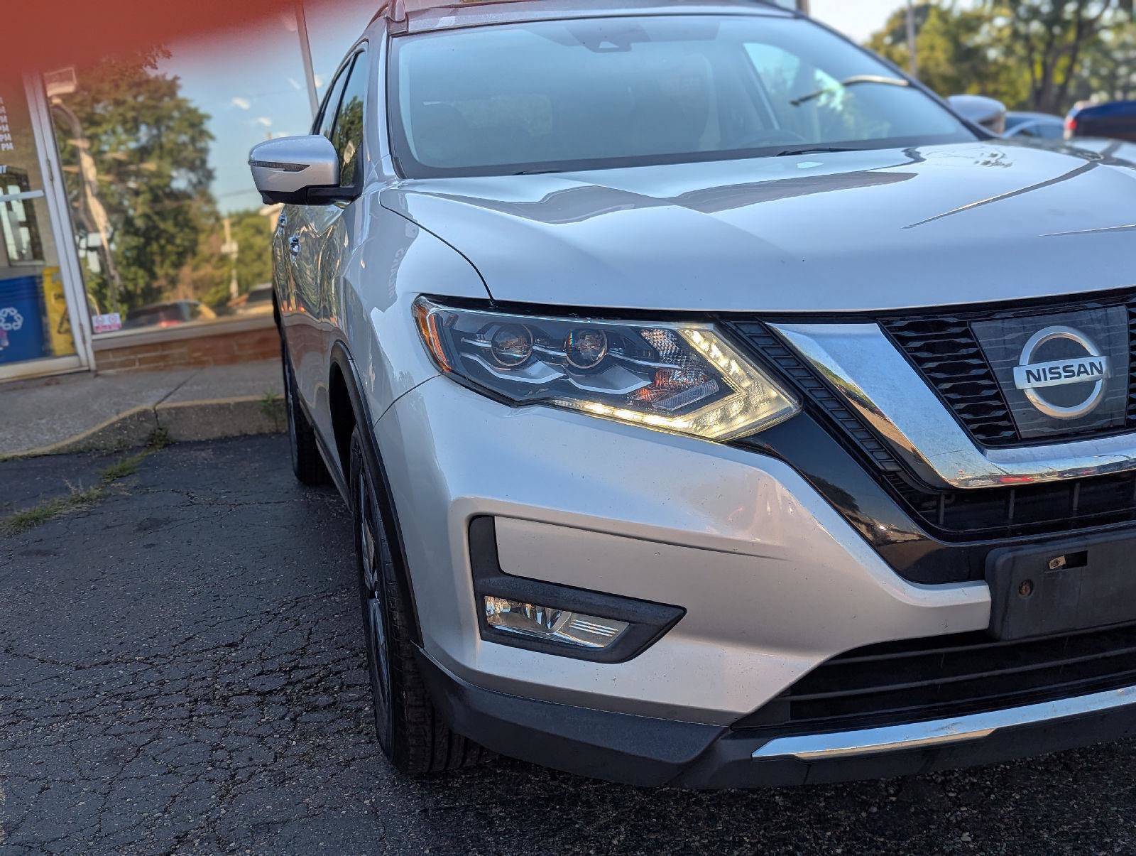 Used 2017 Nissan Rogue SL w/ SL Premium Package AWD/4WD image 13