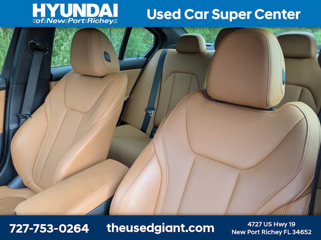 Used 2022 BMW 330e w/ M Sport Package RWD image 7