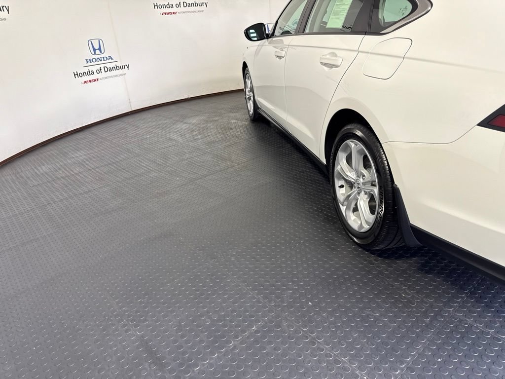 Used 2023 Honda Accord LX image 11