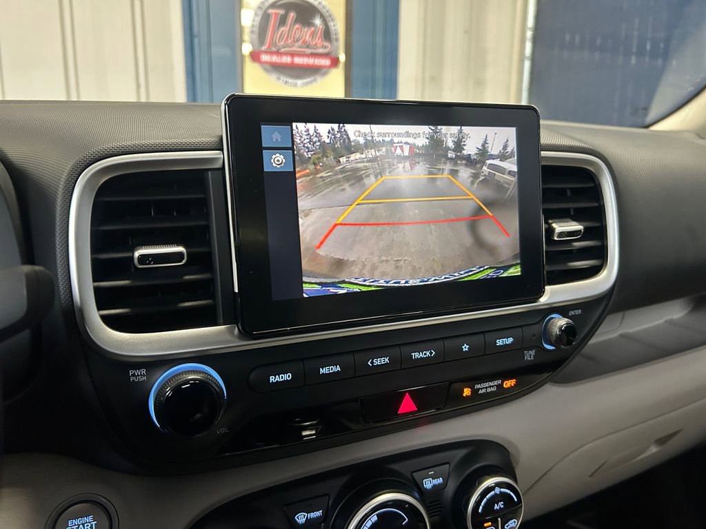 Used 2025 Hyundai Venue SEL image 19
