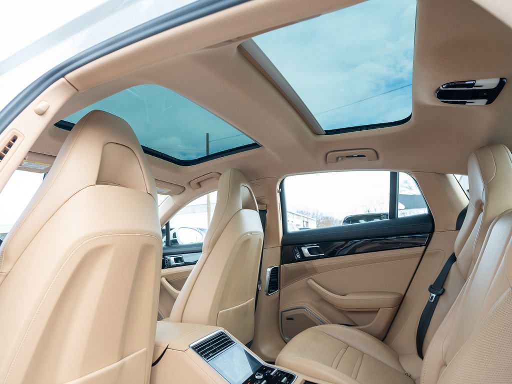 Used 2018 Porsche Panamera 4 image 34