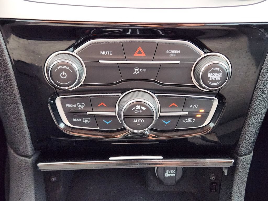 Used 2023 Chrysler 300 Touring w/ Sport Appearance Package RWD image 19