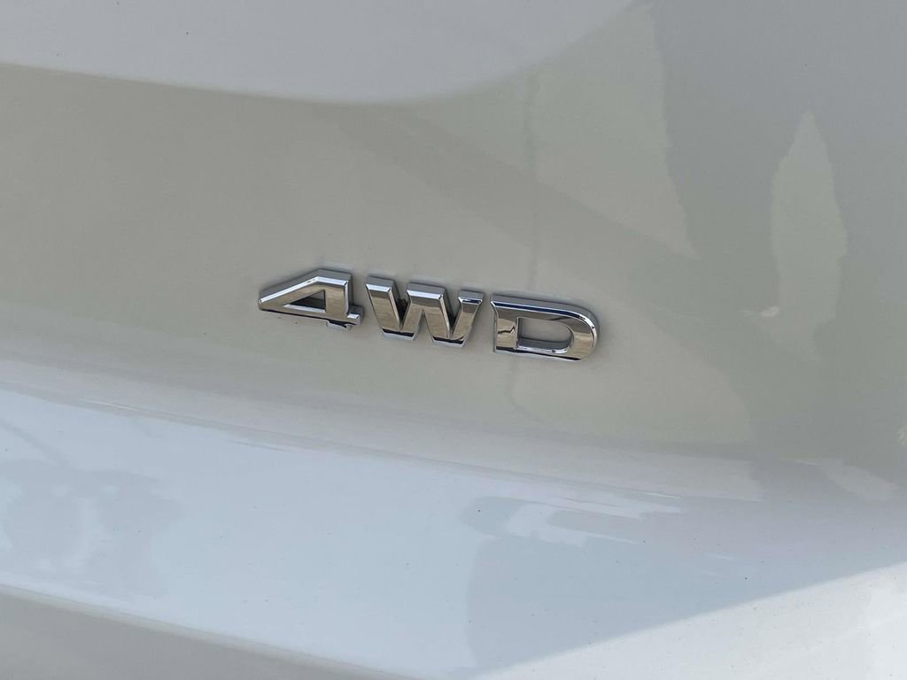 Used 2024 Nissan Pathfinder S image 8