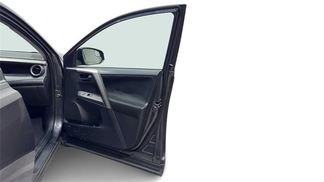 Used 2016 Toyota RAV4 LE image 9
