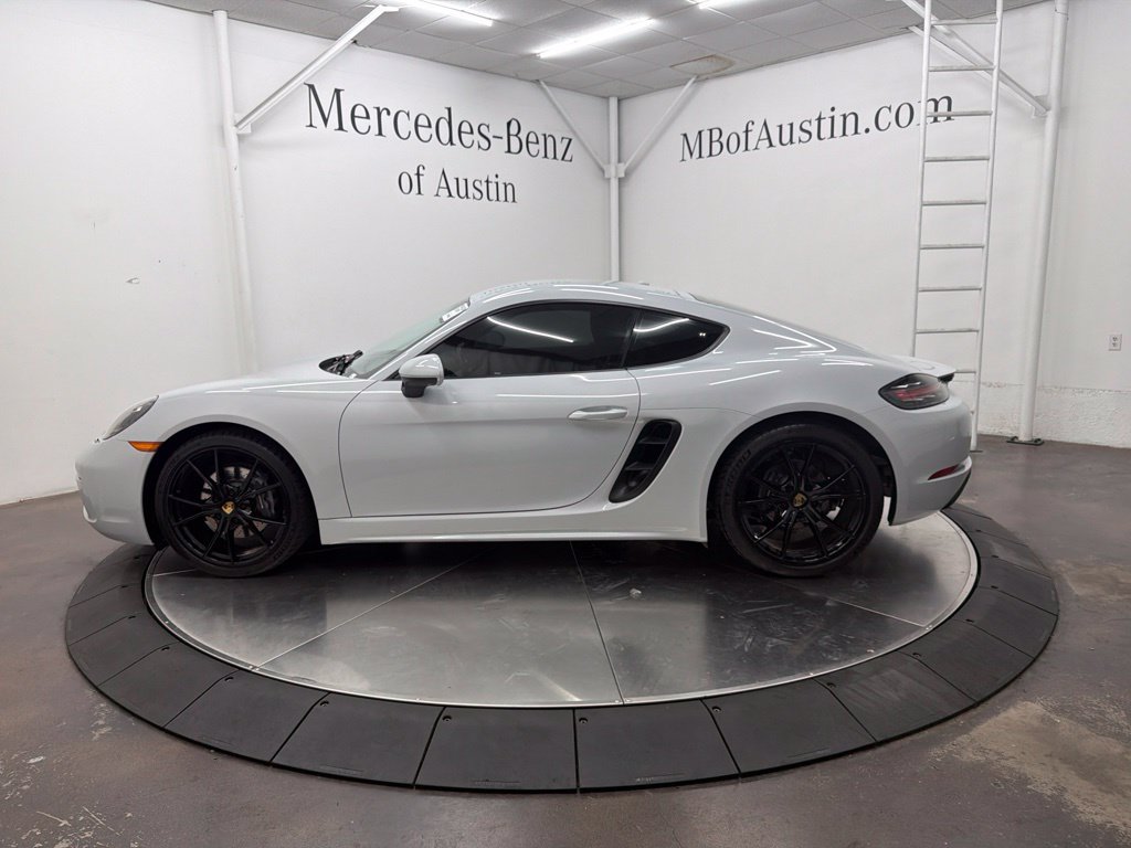 Used 2025 Porsche 718 Cayman RWD image 4