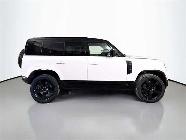 New 2026 Land Rover Defender 110 X-Dynamic SE image 4