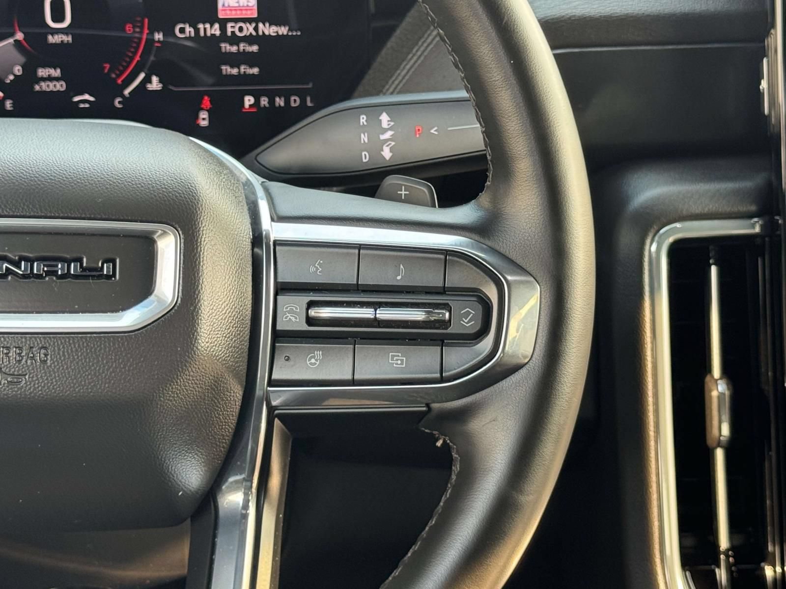 Used 2025 GMC Yukon Denali AWD/4WD image 17