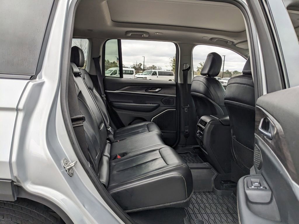 Used 2022 Jeep Grand Cherokee Limited image 46