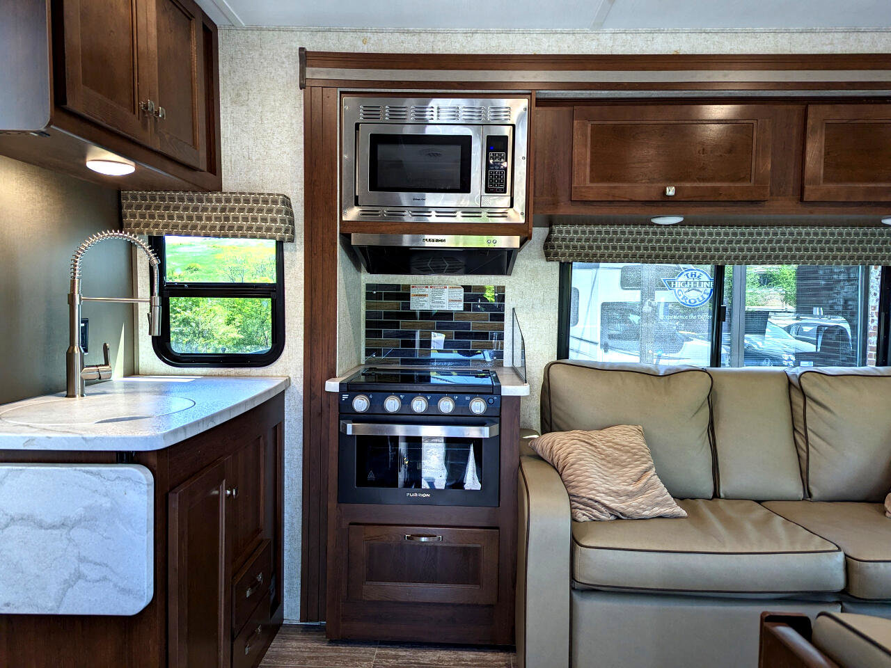 Used 2019 Chevrolet Express 4500 w/ RV Package RWD image 21