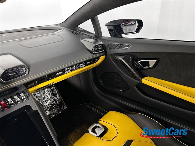 Used 2021 Lamborghini Huracan EVO image 27