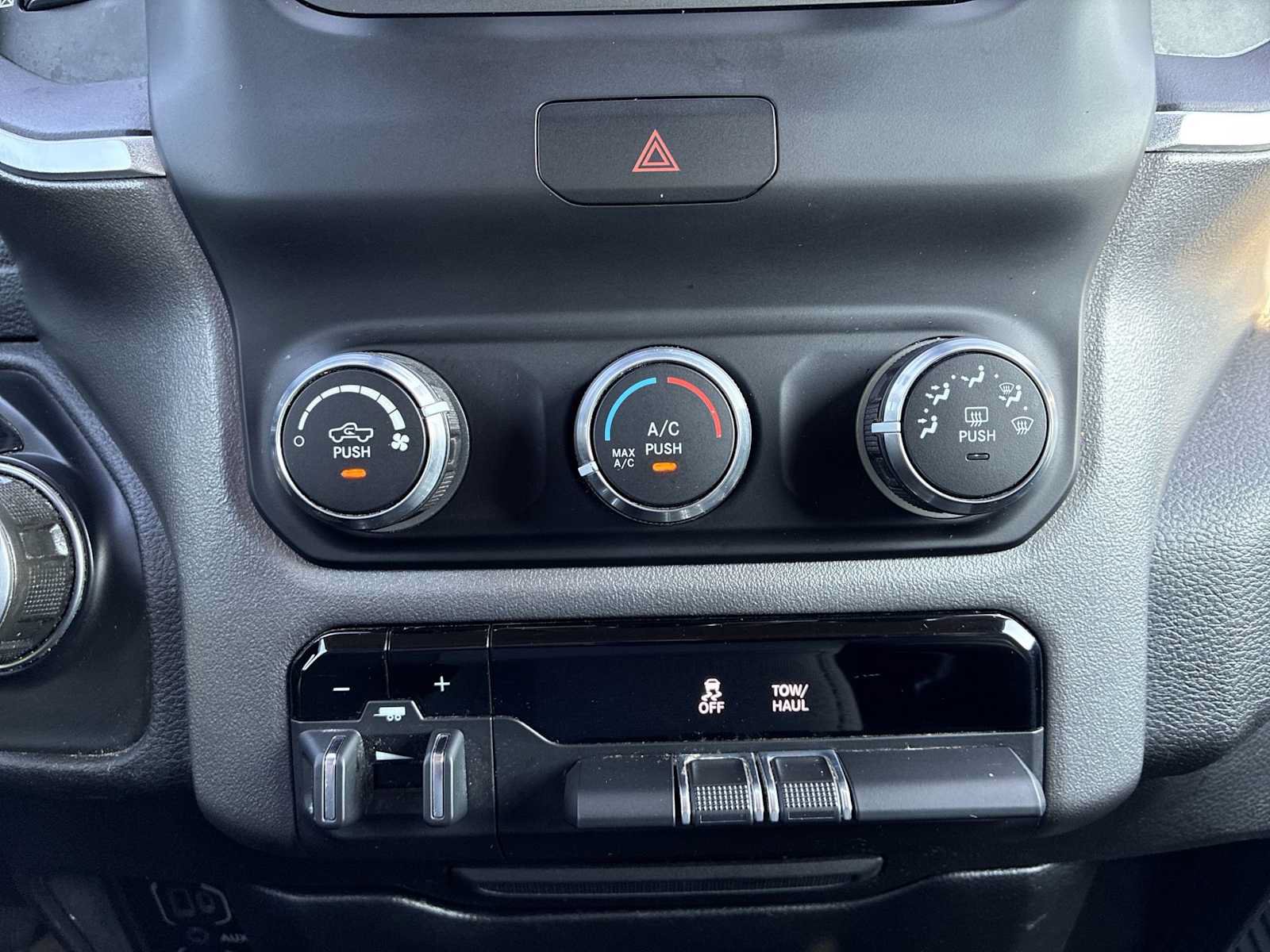 Used 2019 RAM 1500 Big Horn AWD/4WD image 16