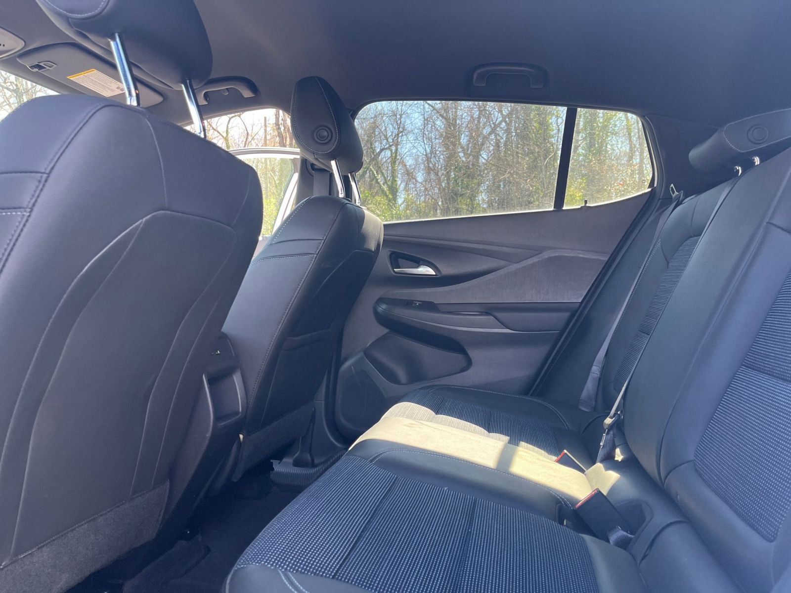 Used 2025 Buick Envista Preferred image 24