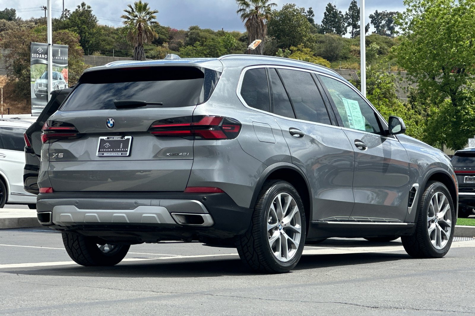 Used 2025 BMW X5 xDrive40i AWD/4WD image 3
