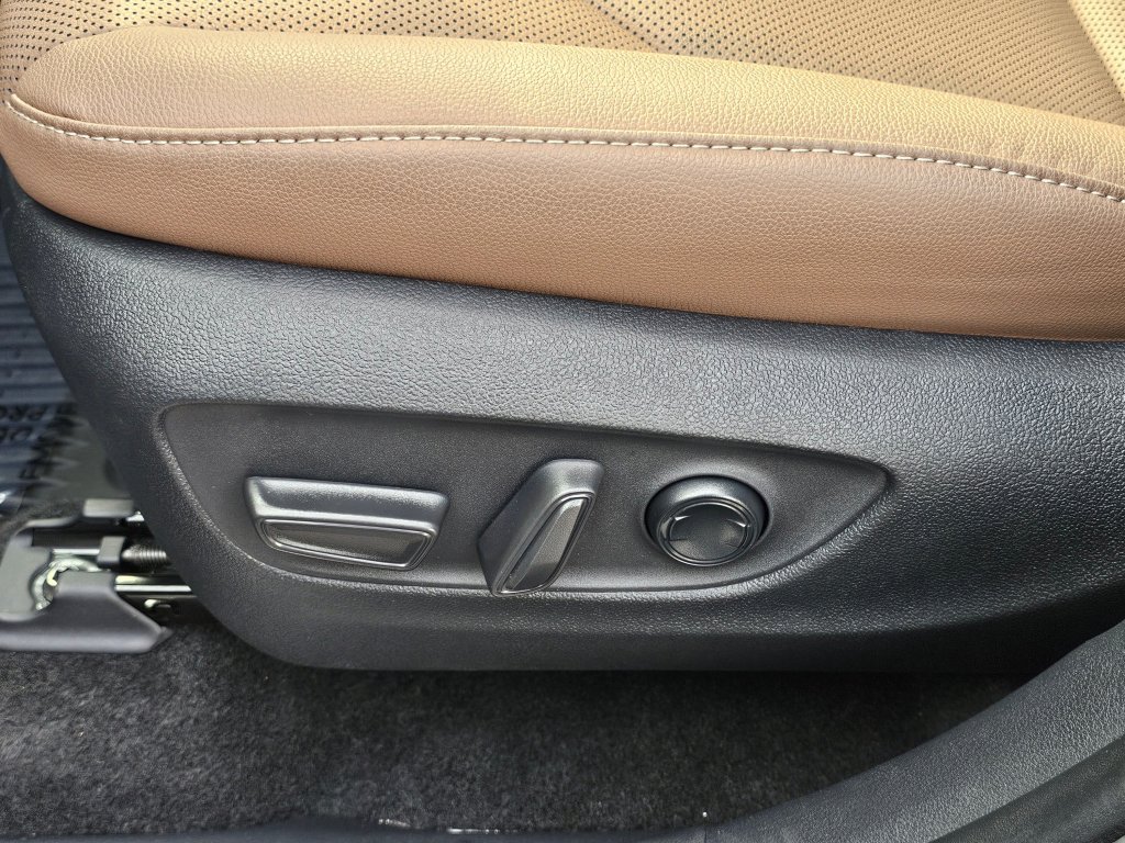 Used 2024 Toyota Grand Highlander Platinum image 31