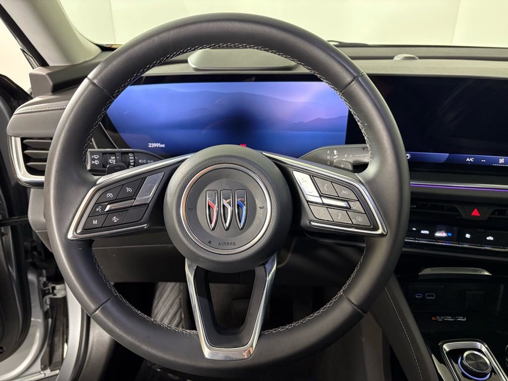 Used 2025 Buick Envision Preferred image 22