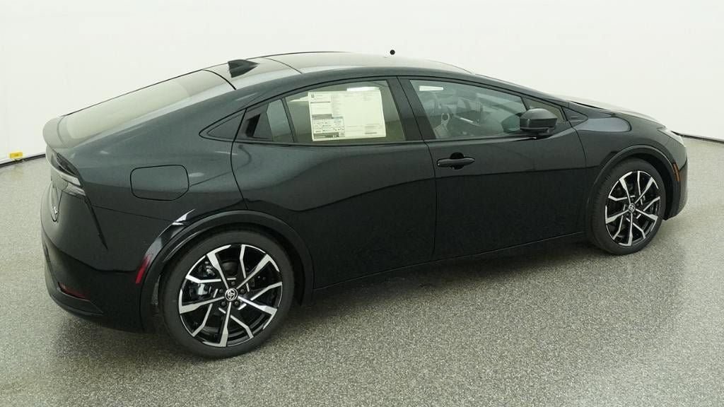 New 2026 Toyota Prius Plug-In Hybrid FWD image 10