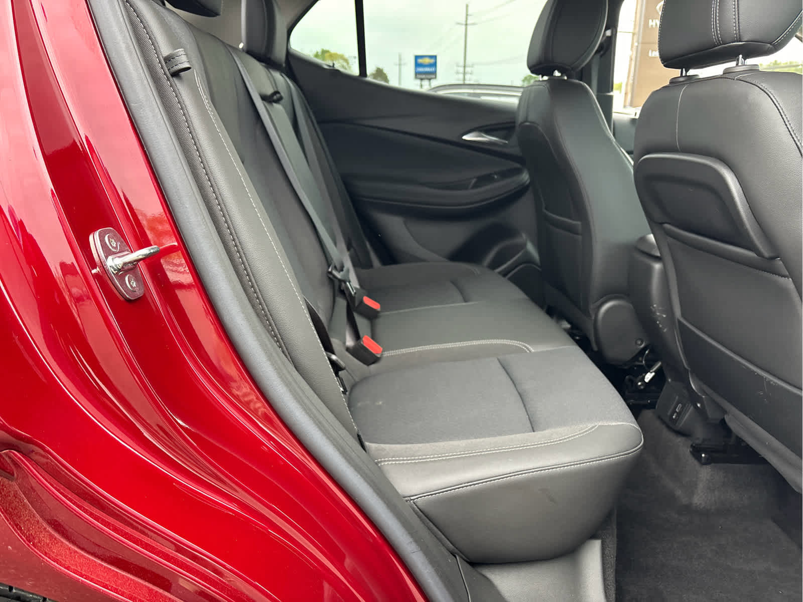 Used 2023 Buick Encore GX Select w/ Sport Touring Package FWD image 21