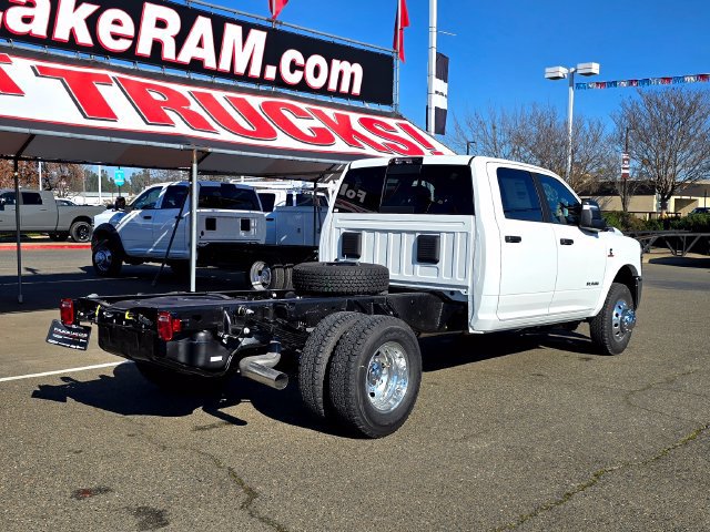 New 2026 RAM 3500 Big Horn AWD/4WD image 4