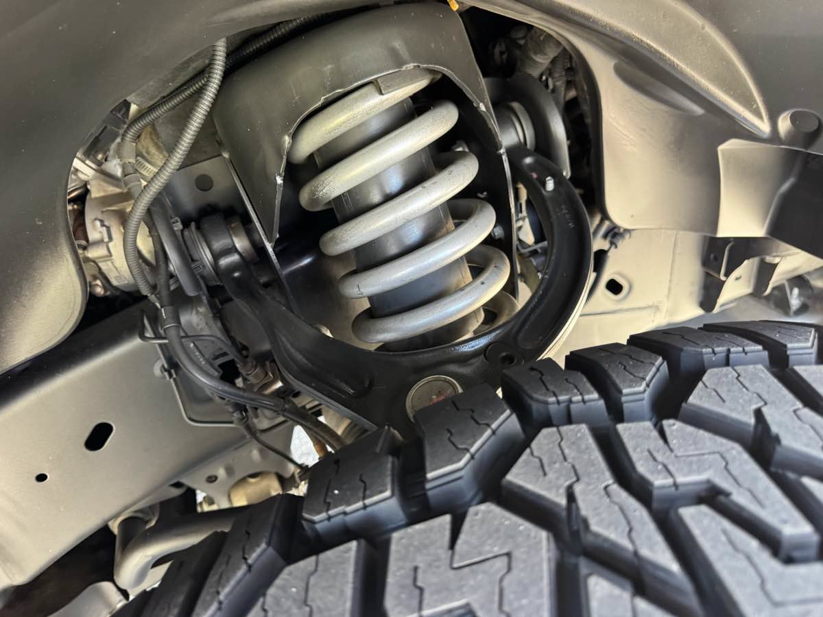 Used 2020 Ford F150 Raptor w/ Equipment Group 802A Luxury AWD/4WD image 32