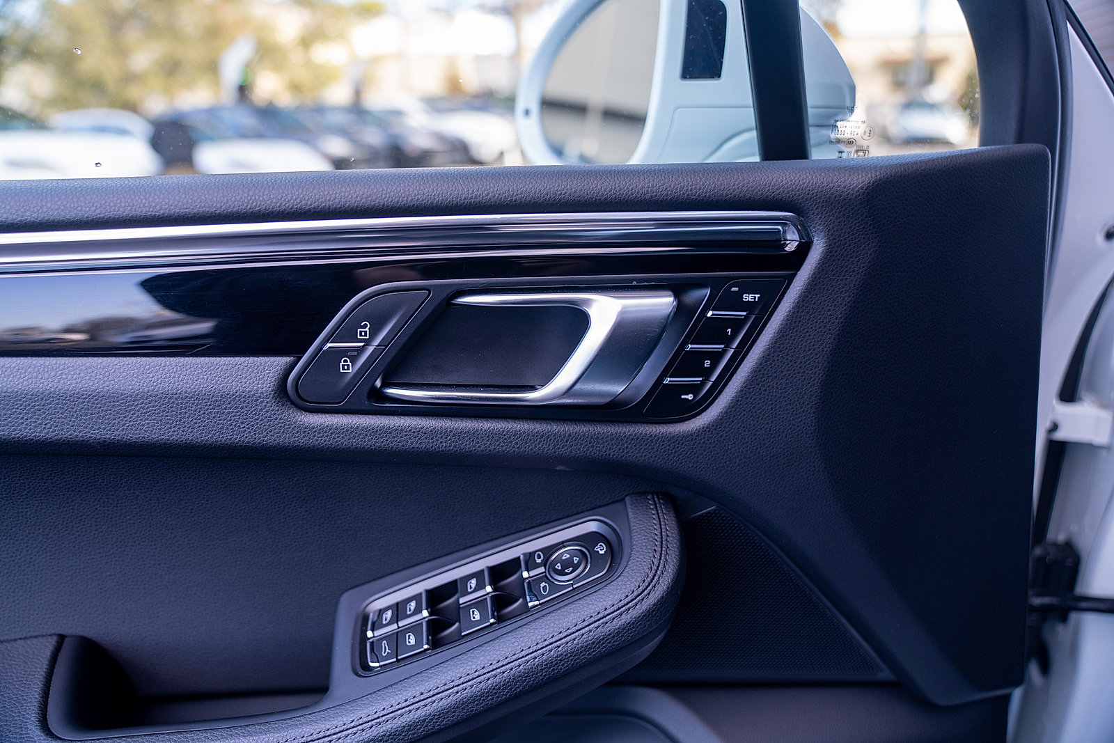 Certified 2025 Porsche Macan Turbo AWD/4WD image 17