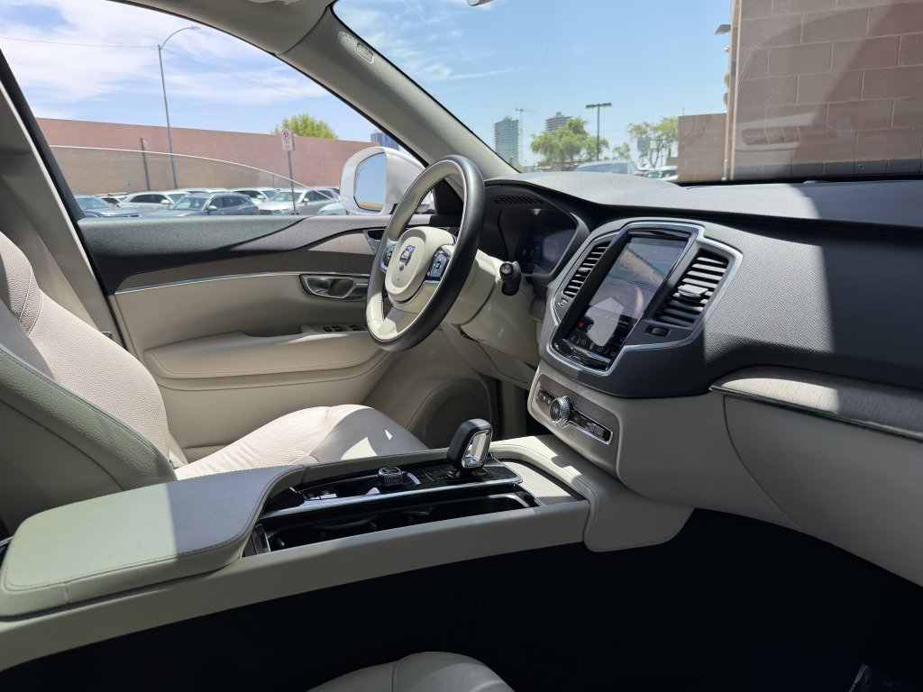 Used 2025 Volvo XC90 T8 Core w/ Protection Package Premier AWD/4WD image 37