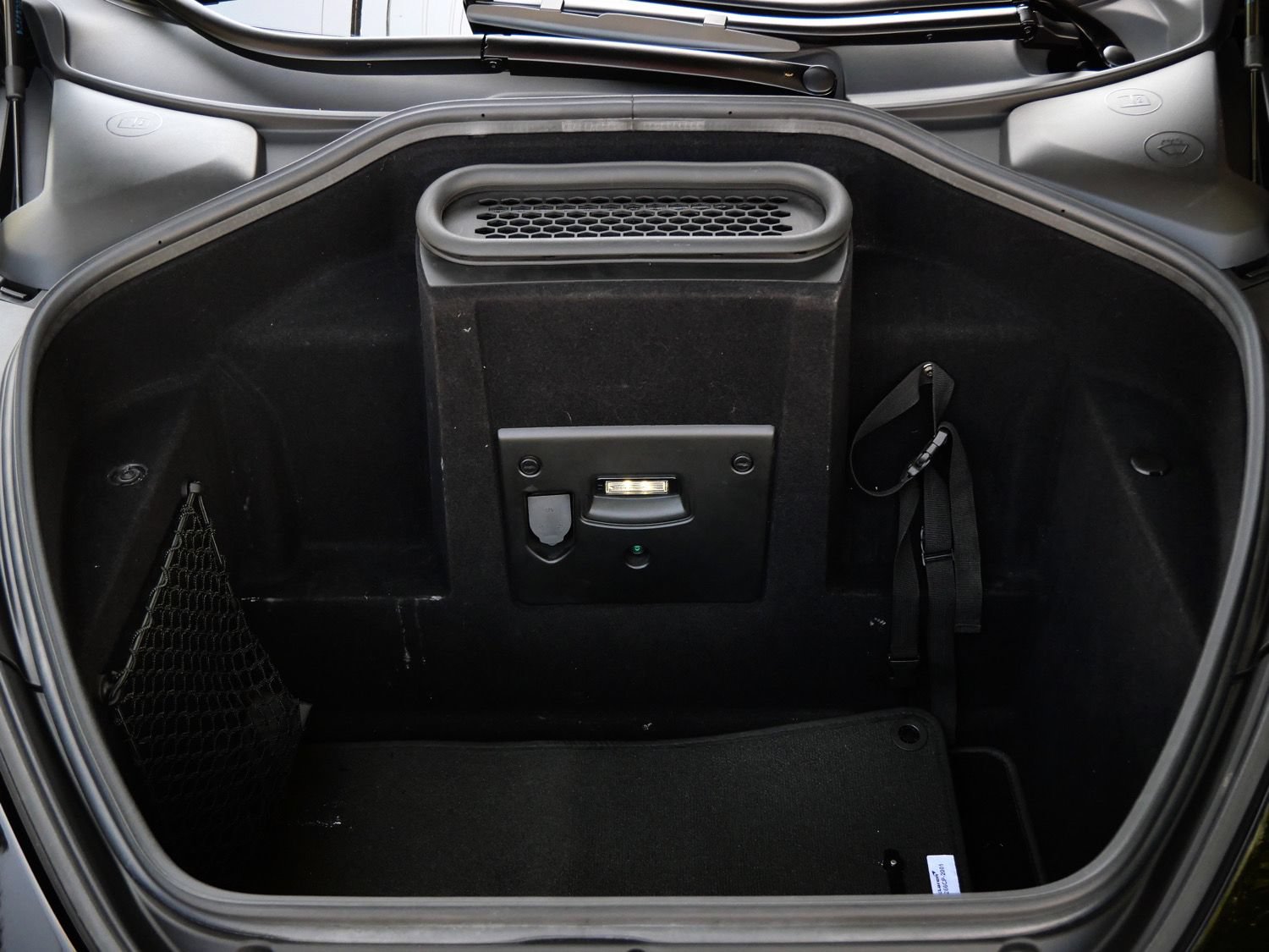 Used 2019 McLaren 720S Performance RWD image 31