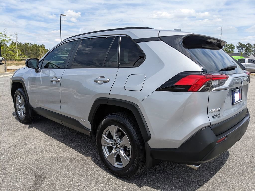 Used 2024 Toyota RAV4 LE AWD/4WD image 16